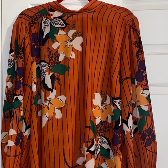 Blouse - Picture 2 of 3